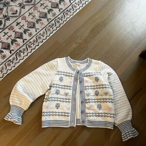 Absolutely beautiful Loveshack fancy sweater with bow detail.